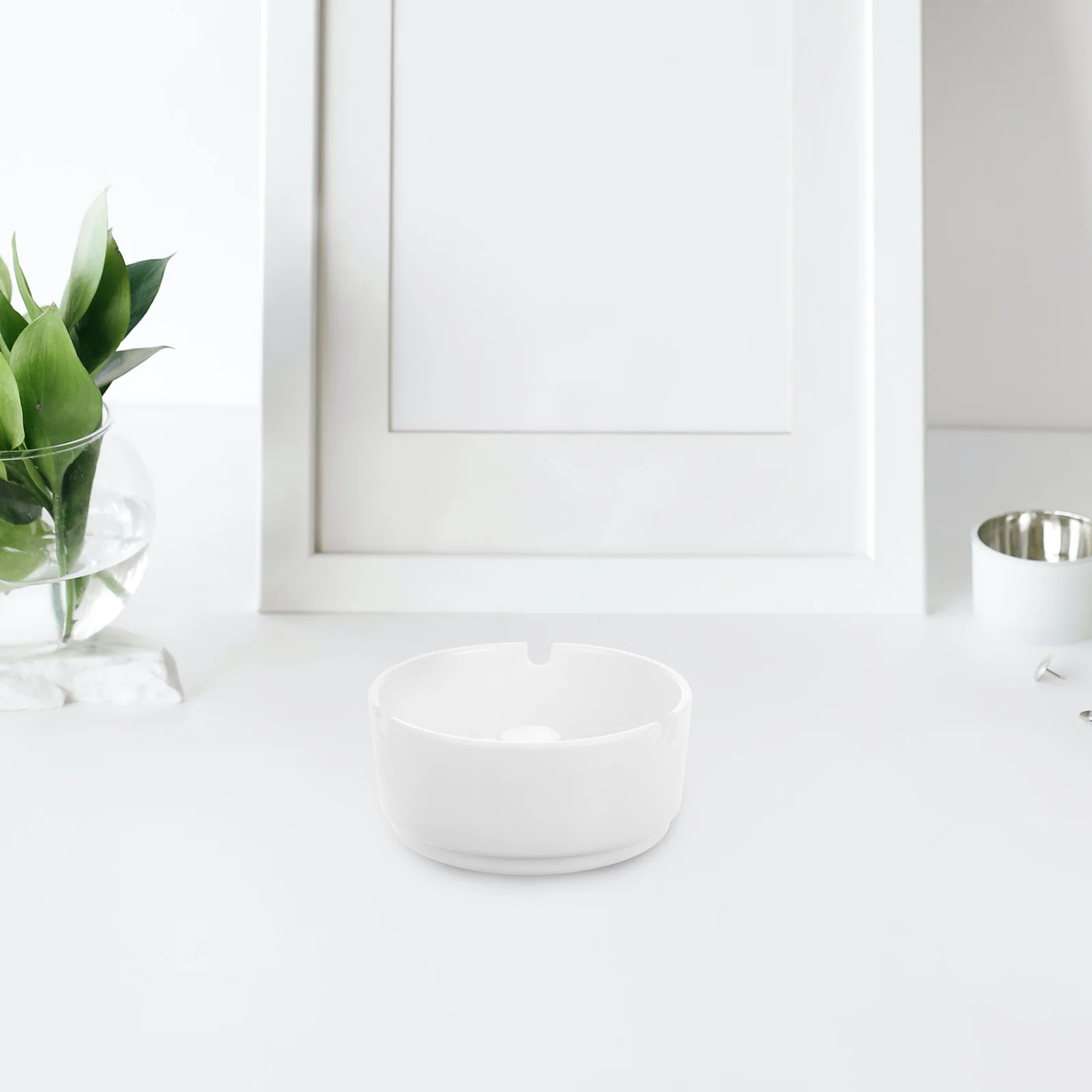 

2Pcs White Ashtray Unbreakable Plastic Contemporary Ashtray Smoke Container Round Ash Tray Home Office Hotels