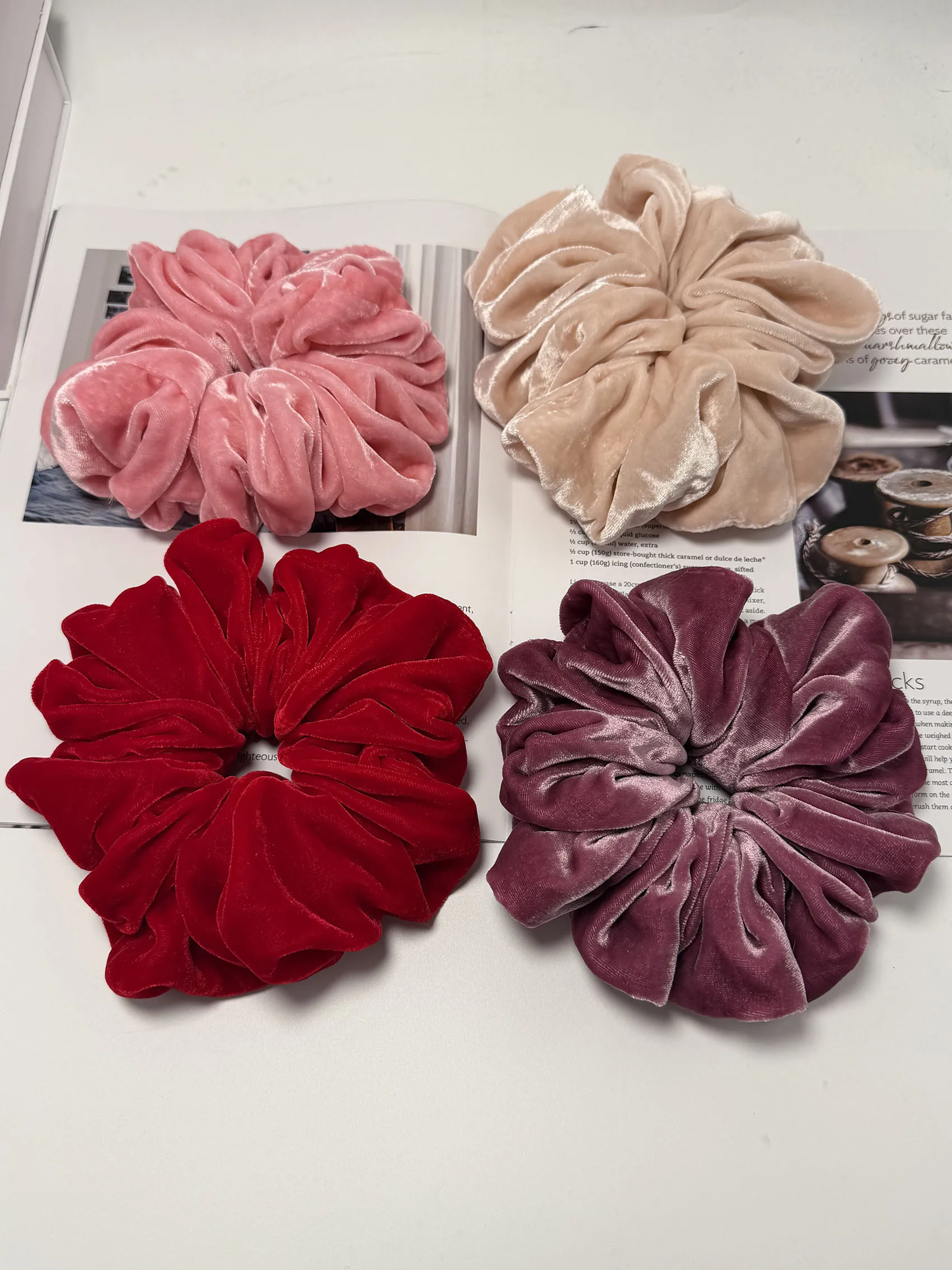 High-End Velvet Hair Ties Ultra Large Vintage Seamless No-Pinch Silk Satin Hair Bands Comfortable Allergy-Free Hair Accessories
