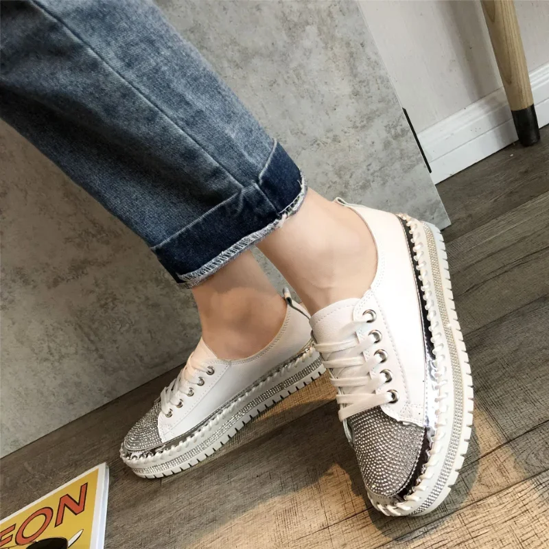 Plus Size 43. Casualowe buty damskie Fashion Lace Up Sequin Flat Shoes dla kobiet Gruba podeszwa Podwyższone białe buty Trampki damskie