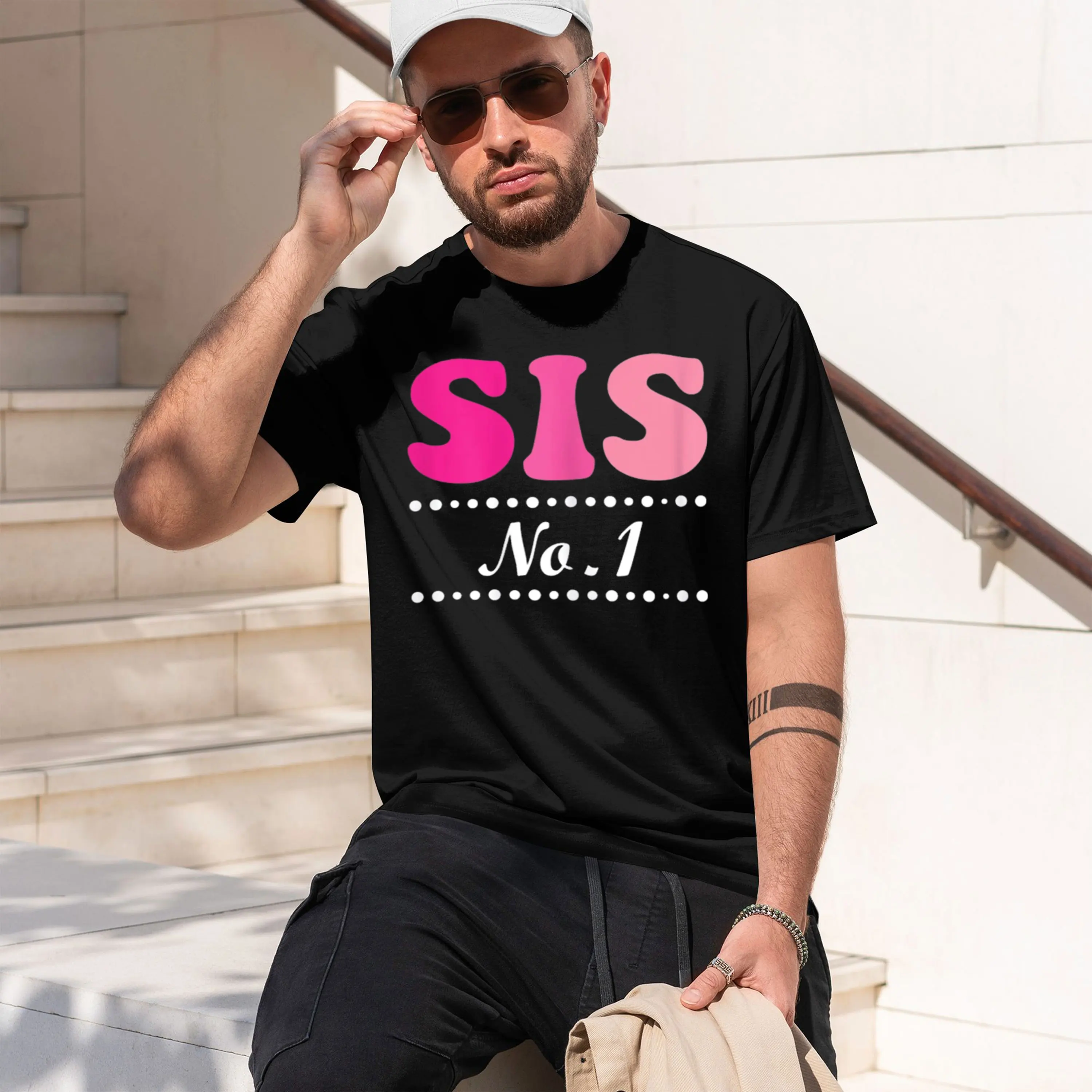 Camiseta de manga corta con cuello redondo para hombre, modelo nuevo 2026, a la moda y moderna, para el Día de Halloween, con diseño 'Sis No 1 Sports' para hermanas.