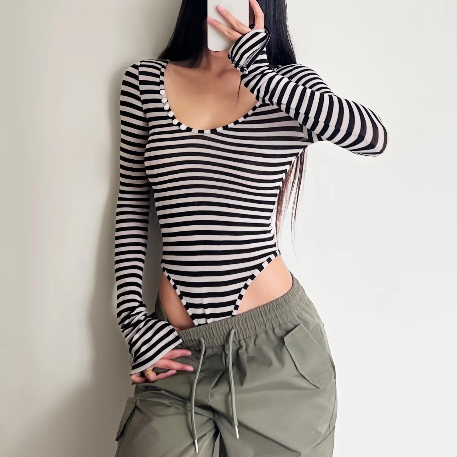 ชุดบอดี้สูทแฟชั่นผู้หญิงลายทาง Pure Desire ทรงเข้ารูปกระชับสัดส่วน แขนยาว เซ็กซี่ สำหรับผู้หญิง