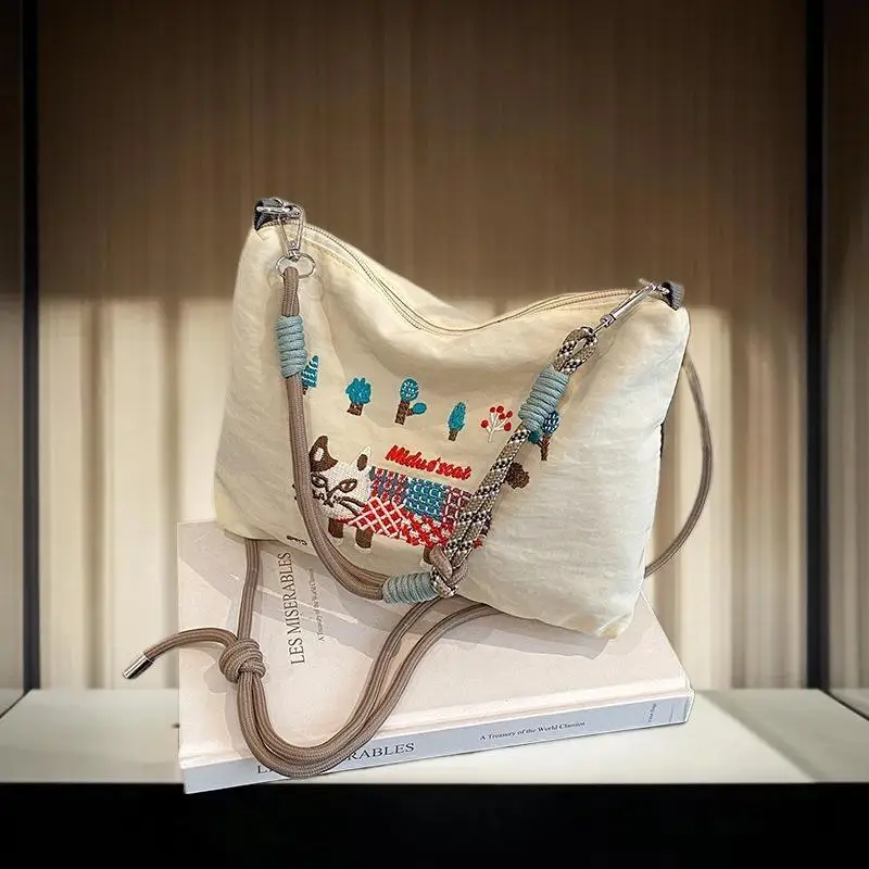 Japanese Embroidery Large Capacity Tote Bag Lazy Wind Shoulder Messenger Bag Women Commute Handbag