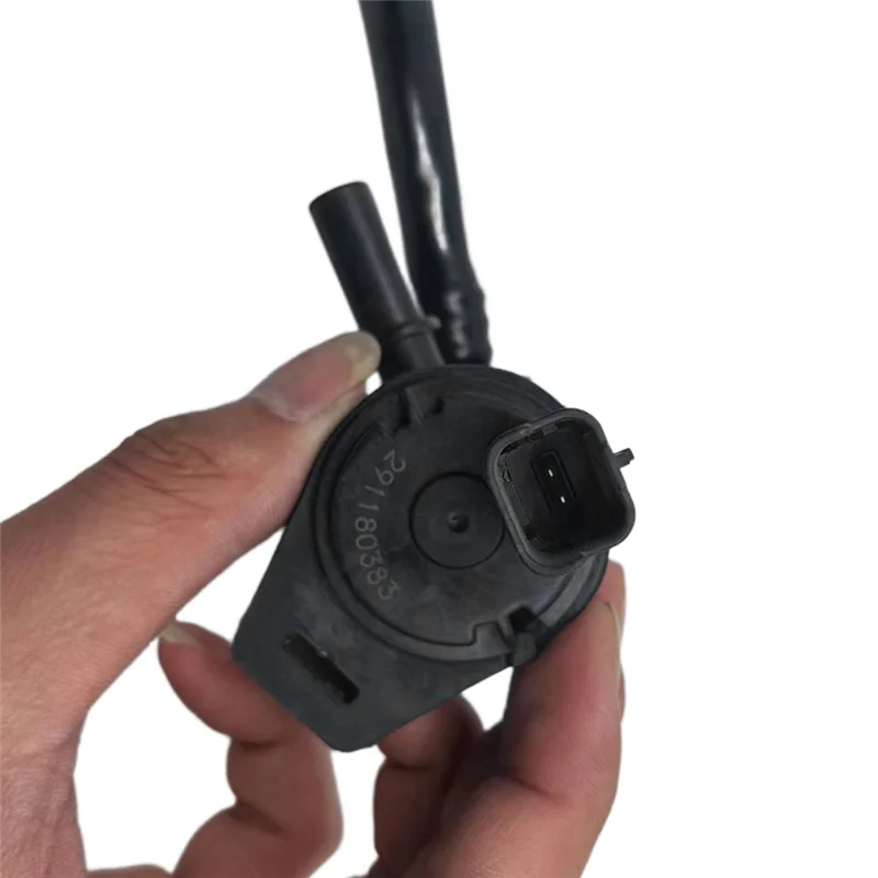 耐久性のあるカーボンキャニスター電磁弁電気バルブ 1.6T YL01032580 408 2008 4008 5008 シトロエン C5 Tianyi