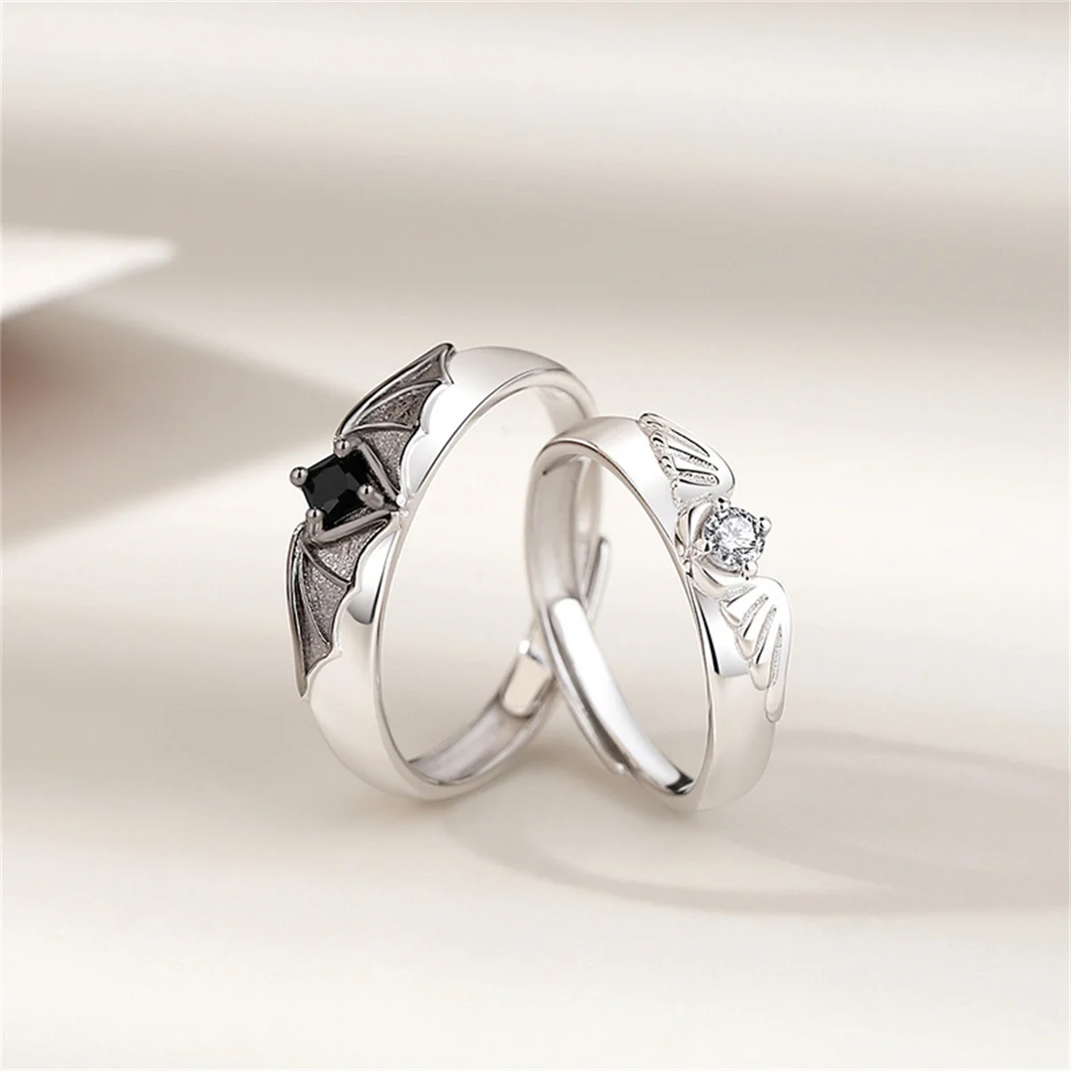 Retro Engel Dämon Flügel Paar Ringe für Frauen Männer Mode kreative Persönlichkeit fliegenden Flügel offenen Ring Set Liebhaber Punk Schmuck