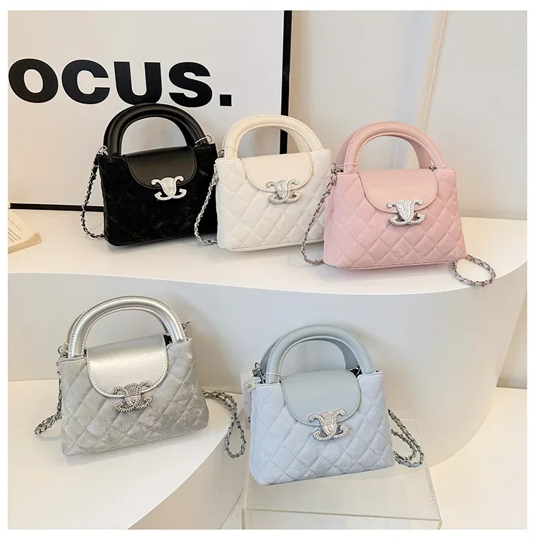 حقيبة مربعة صغيرة على الموضة الفرنسية الجديدة لعام 2025 - تحت الإبط ماسي متعدد الاستخدامات، حقيبة نسائية رائعة راقية