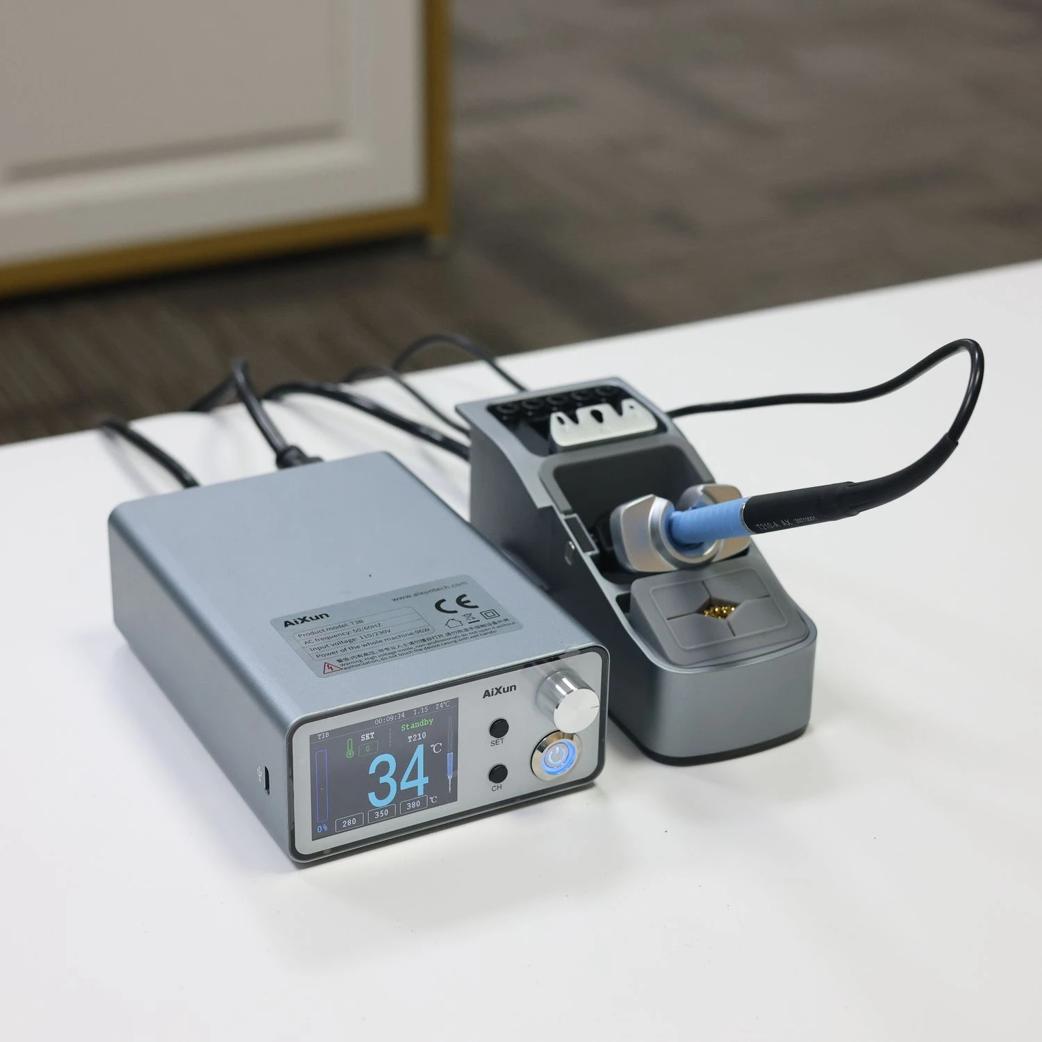 

T3B 96W Soldering Station with K Type Tip 2.4 Inch Color Screen Fast Heat Energy Saving T210 T115 Handle Electronic Repair