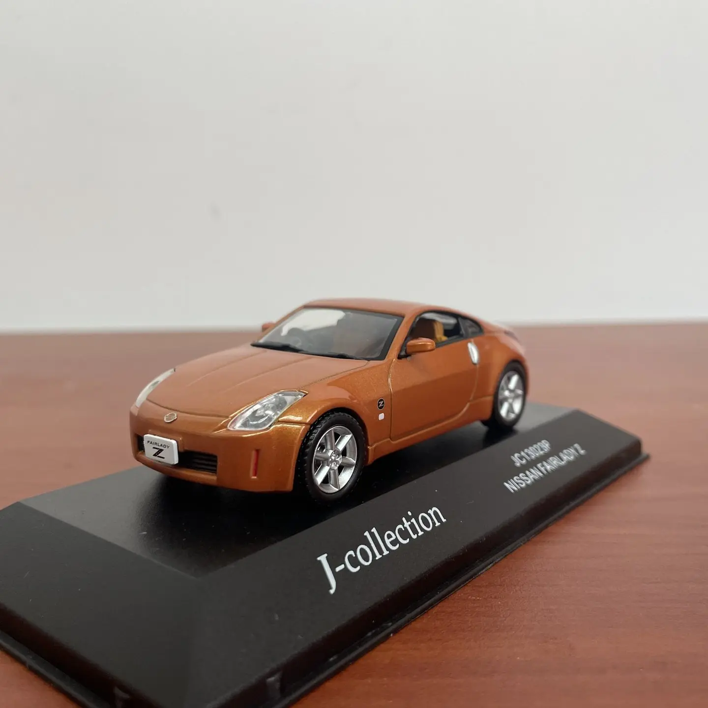 KYOSHO 1:43 Maßstab Druckguss-Legierung Nissan Fairlady Z33 Spielzeug-Sportwagen-Modell Klassische Nostalgie Erwachsenengeschenke Souvenir Statische Ausstellung