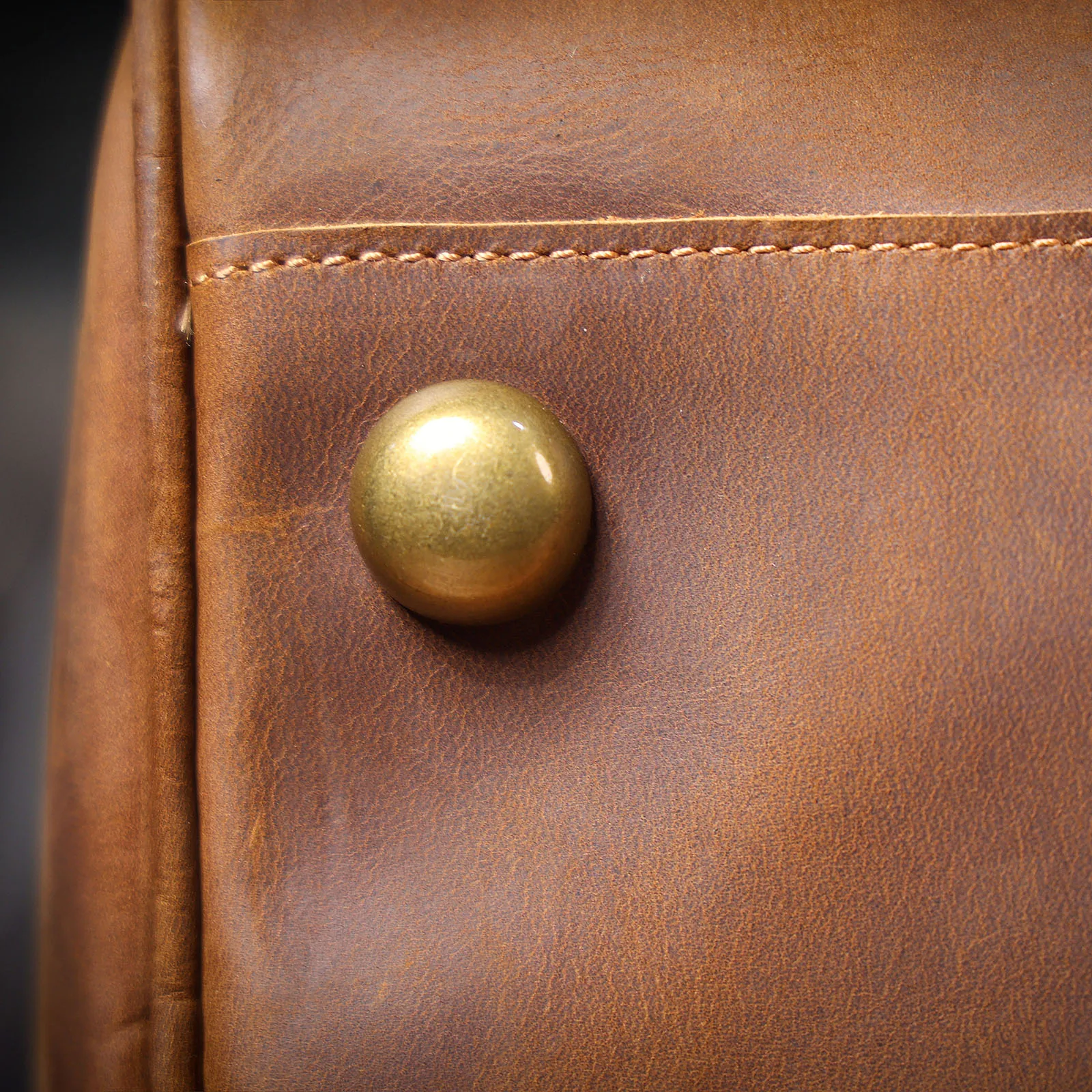 S.WORKER Vintage Vollnarbenleder Herren-Reisetasche Handgefertigte Weekender-Reisetasche – Detail 13