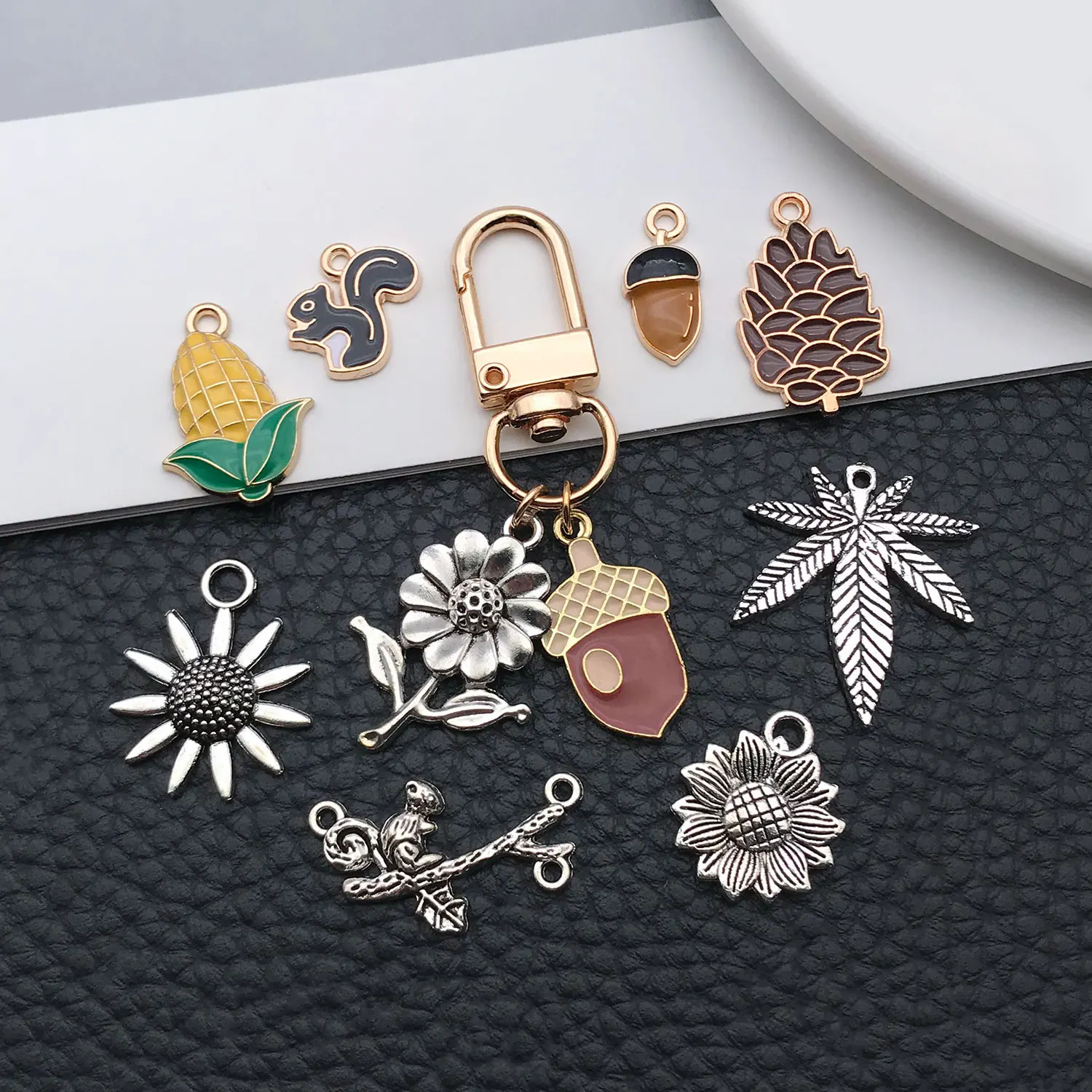 30pcs Ancient Silver/Drip Zinc Alloy Charms Thanksgiving Squirrel Pumpkin Pendant DIY Necklace Keychain Jewelry Accessories