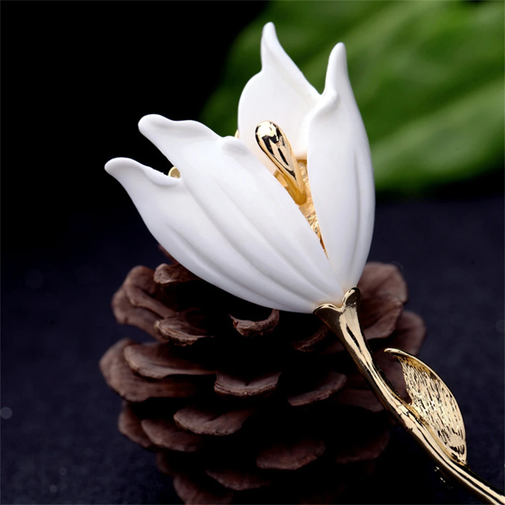 Fashion Elegant Tulip Flower Brooch Luxurious Pink White Enamel Tulip Flower Pins Clothing Accessories Women Jewelry Gift