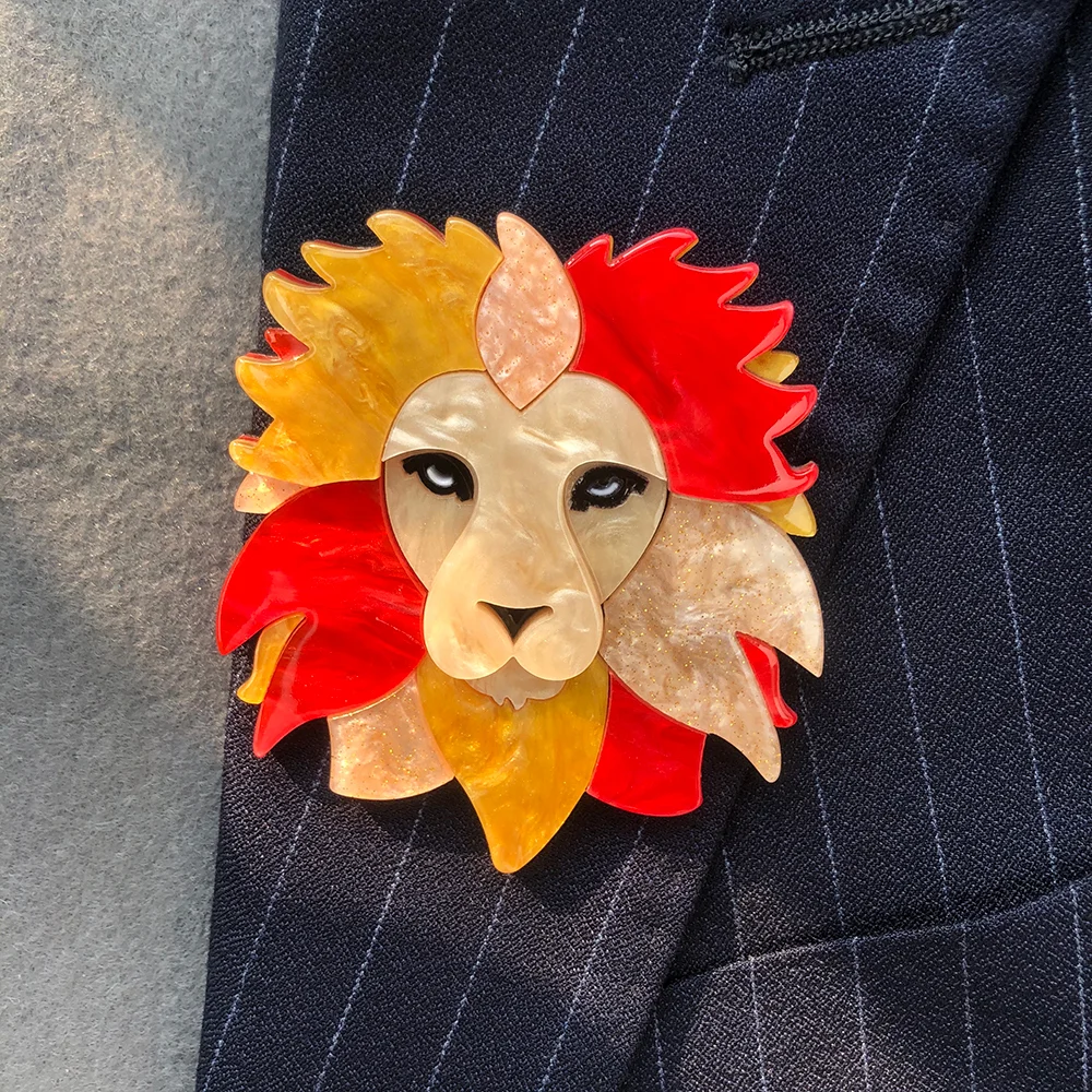 Broche en forme de Lion japonais en acrylique, faite à la main, Animal, personnalisé, Badge de mode sculpté, Premium, accessoires pour vêtements