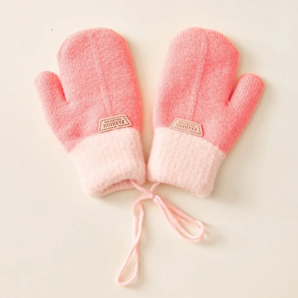 Guantes de invierno cálidos y bonitos, manoplas a prueba de viento y frío para niños, guantes de punto gruesos de Color caramelo para niños pequeños