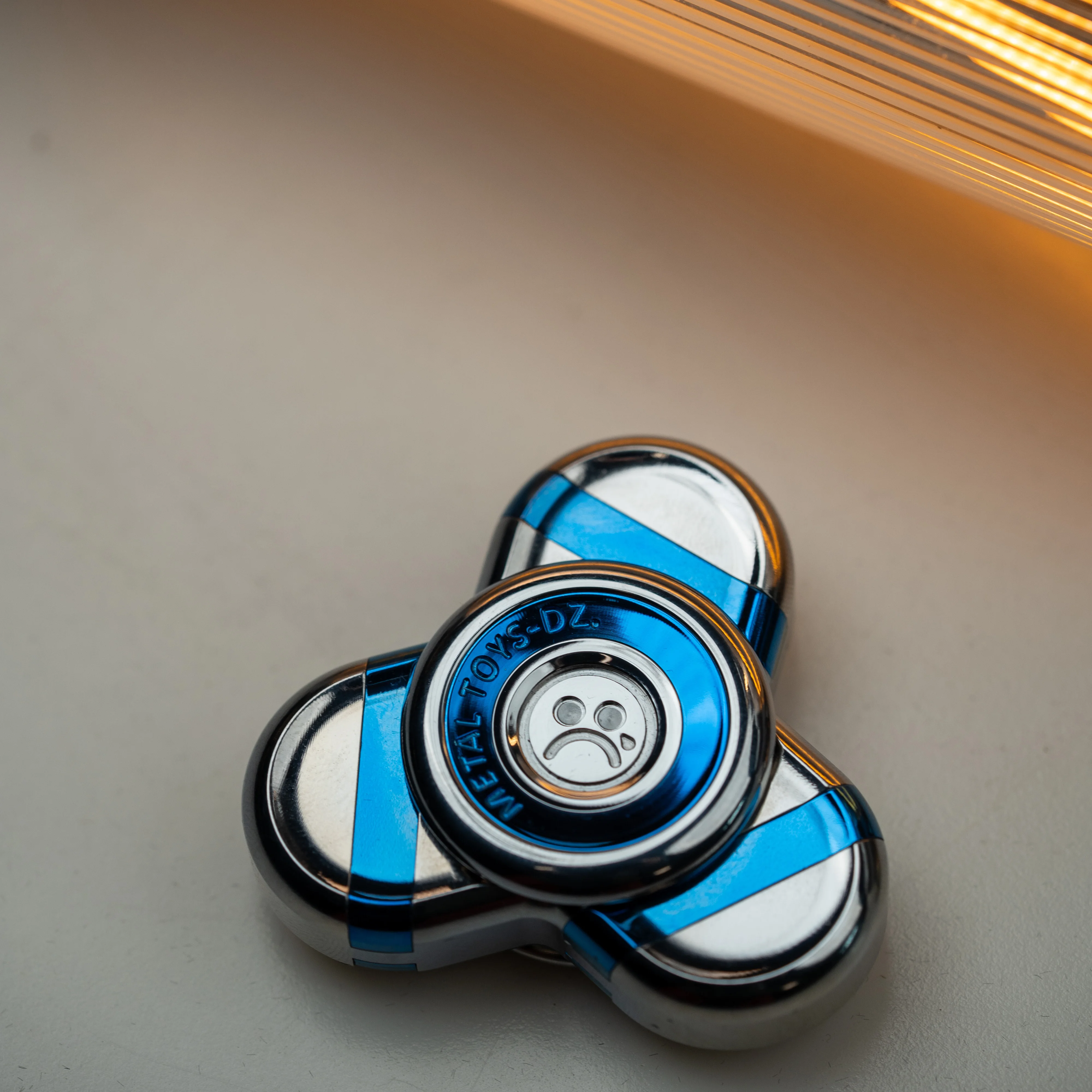 لعبة Dz.TrefoilClover Fidget Spinner ذات مستخلص معدني Black Tech EDC