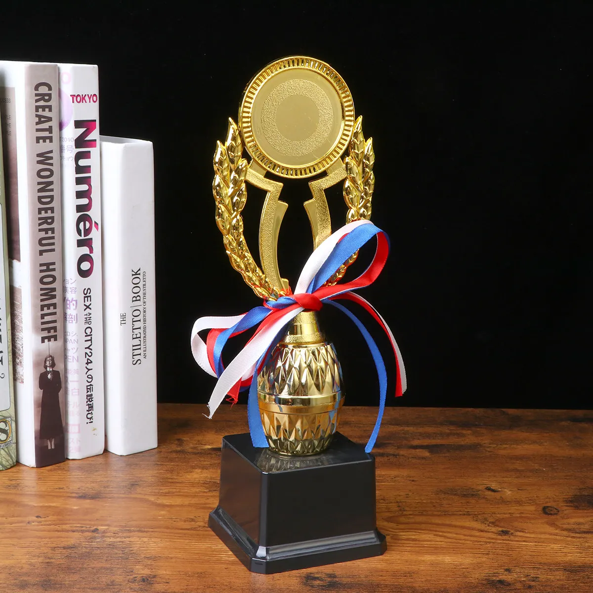 Golden Award Trophy Creative Design Black Base Party Favor Competition Classroom Reward Ceremony Prize Golden Award Trophy