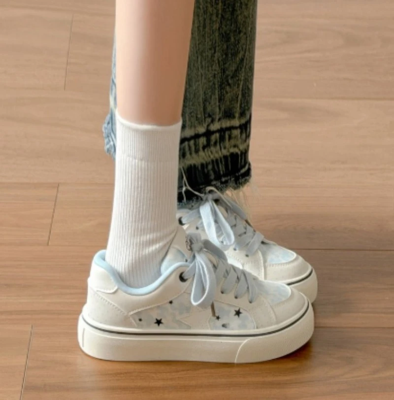 Fresh Women Platform Canvas Shoes Blue‑White Tie‑Dye Star Print Lace‑up Round Toe Casual Daily Student Skate Sneakers
