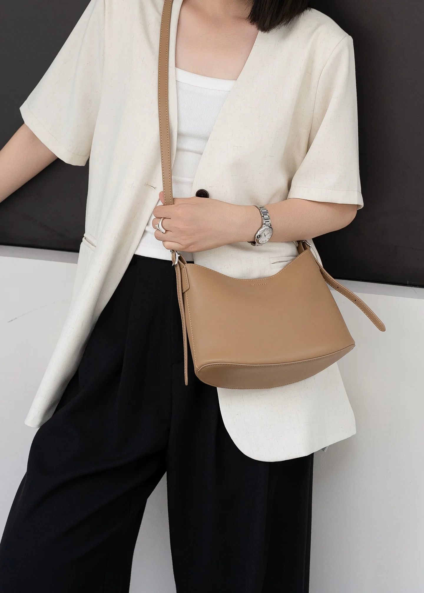 

Casual Single-Shoulder Large-Capacity Women's Bag 2026 New Spring and Summer Fashion Versatile Handbag Commuter Tote Bag