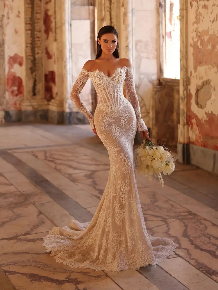 Elegante witte kanten zeemeermin avondjurken – off-shoulder bruidsjurk met lange mouwen en bloemenapplicaties voor bruidfeestgala