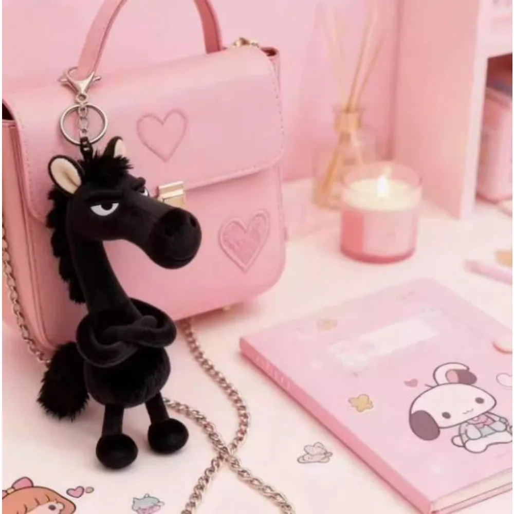 2025 Nieuwe Hot Tianxuan high-end coole zwarte paardentasaccessoires, poppenornamenten, cadeau, pluche pop