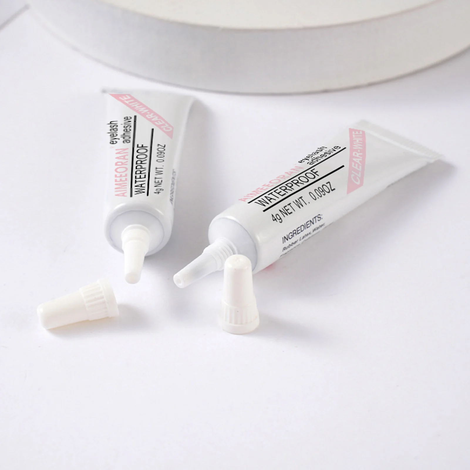 Schnelltrocknender Weißer Wimpernkleber 4g Hypoallergen Schnell Trocknend Wasserfest Verwischungsfrei Starker Halt für Falsche Wimpern Anwendung