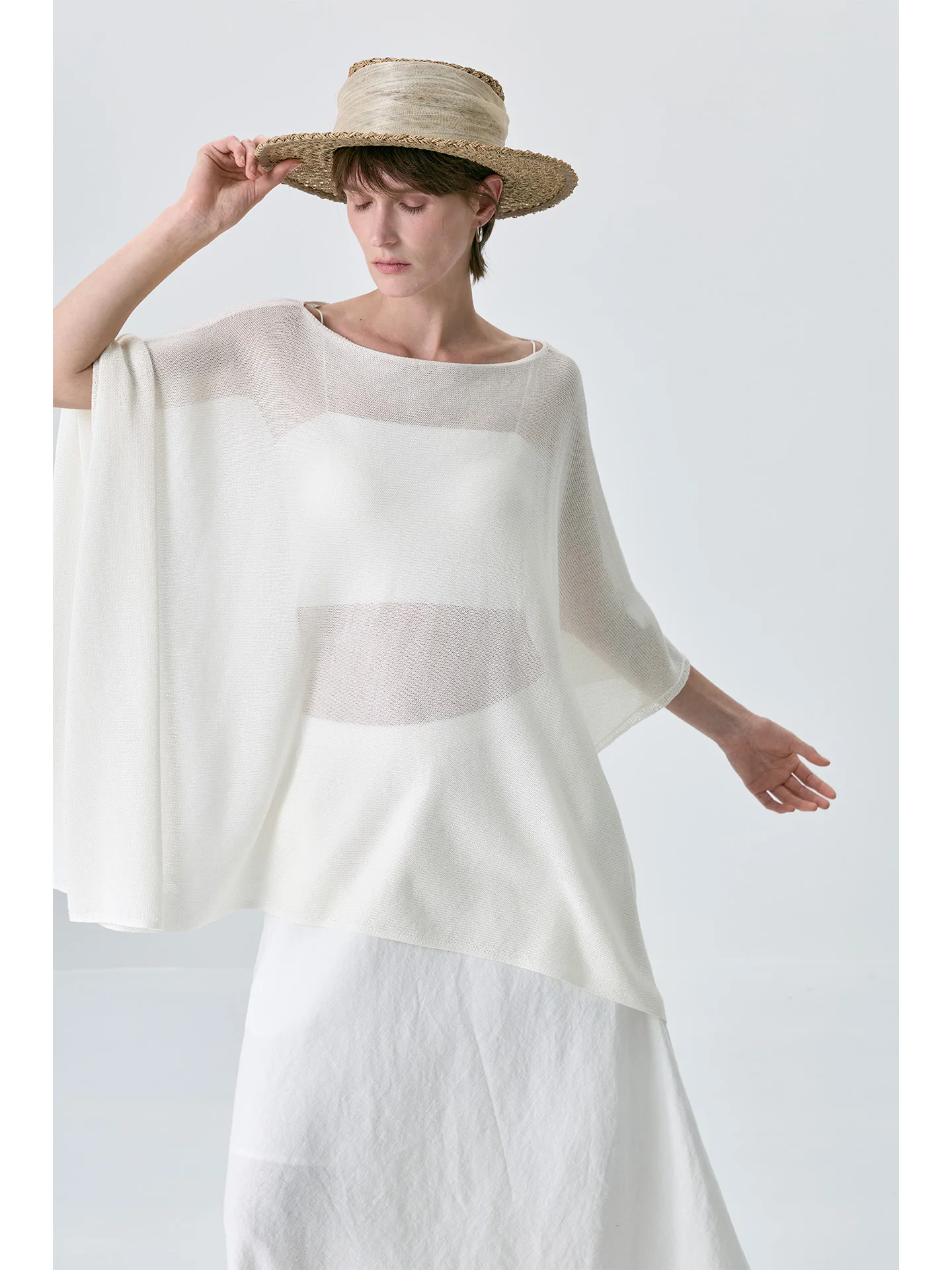 

Lightweight Breathable Comfortable Women's Knitted Shawl Sleeveless Silk Blend round Neck Mid-Length Casual Summer Top