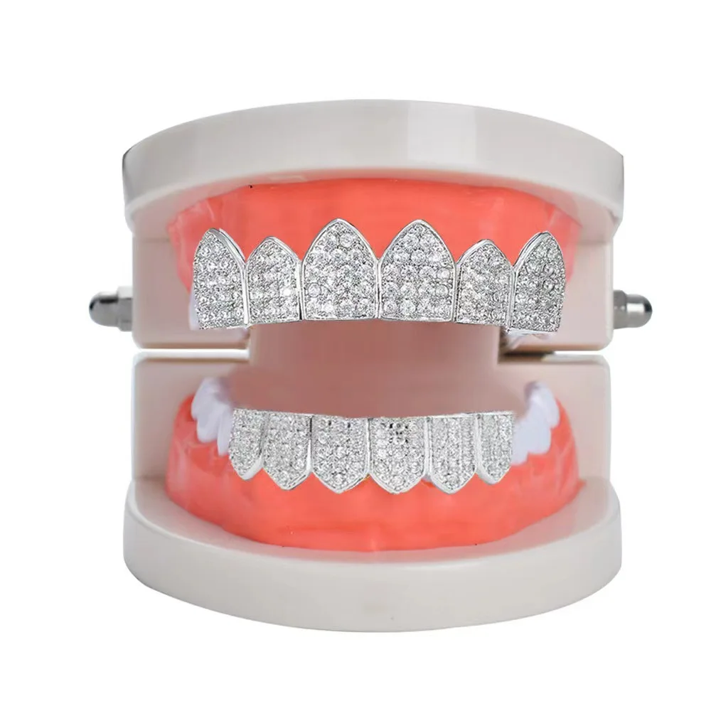 Iced Out CZ Teeth Grillz Set Top Bottom Micro Pave Cubic Zirconia Fangs Hip Hop Mouth Grills Jewelry Gold Silver Option