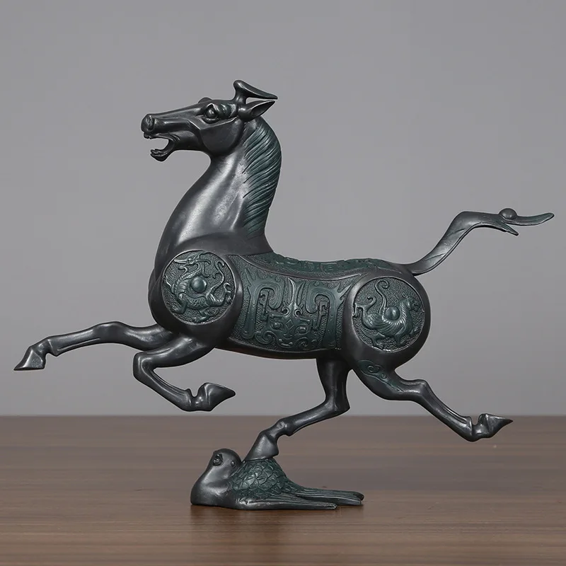 Copper Brass Horse stepping flying swallow statue Zodiac Horse sculpture Decor statues for decoration