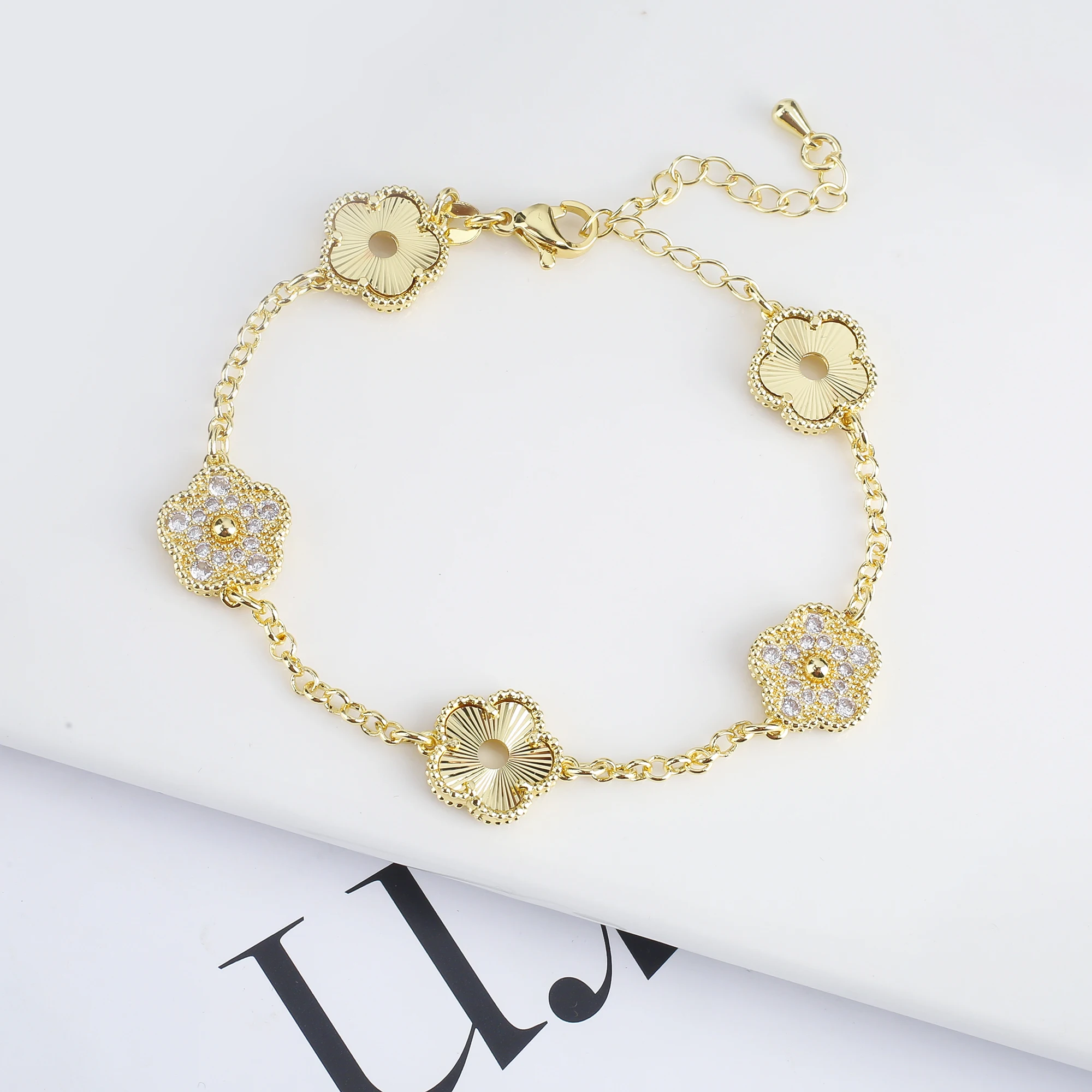 سوار معدني مزدوج الوجهين للنساء ، مرصع بالماس ، نبات مجوف ، زهرة خمس أوراق ، زهر البرقوق ، مجوهرات البرسيم ، تصميم جديد #3