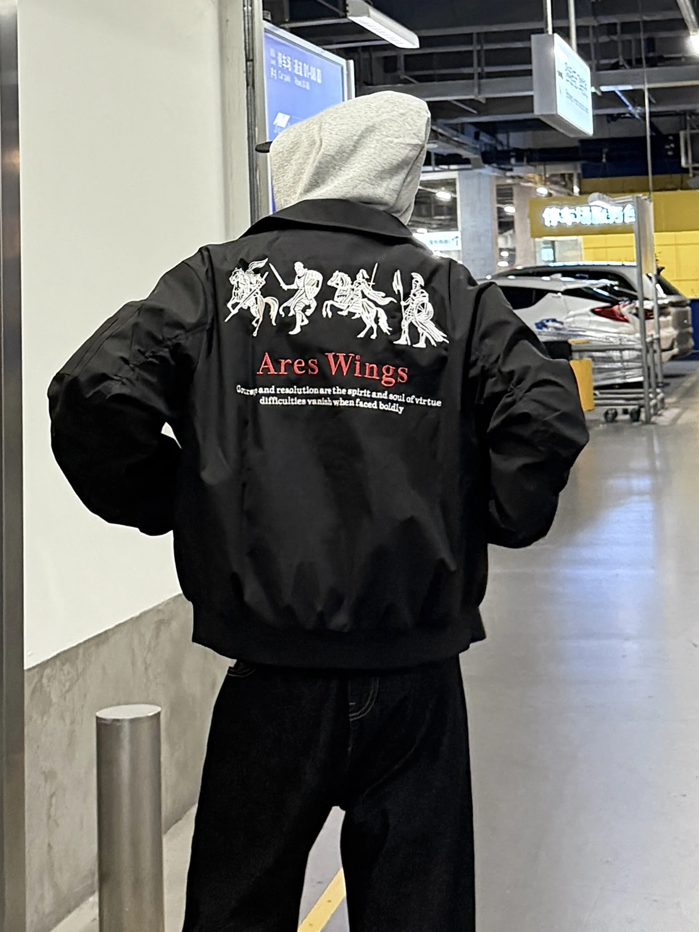 

Мужская куртка-бомбер в американском стиле с вышивкой, воротником-бомбер и бейсбольным воротником, модная, в уличном стиле, для осеннего сезона, молодежный тренд