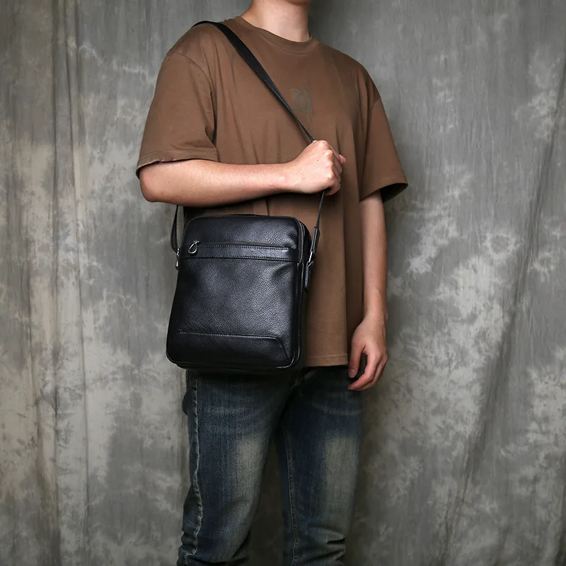 2026 News Genuine Leather Men's Vertical Shoulder Bag Top Layer Leather New Solid Color Casual And Versatile Messenger bag Bolsa
