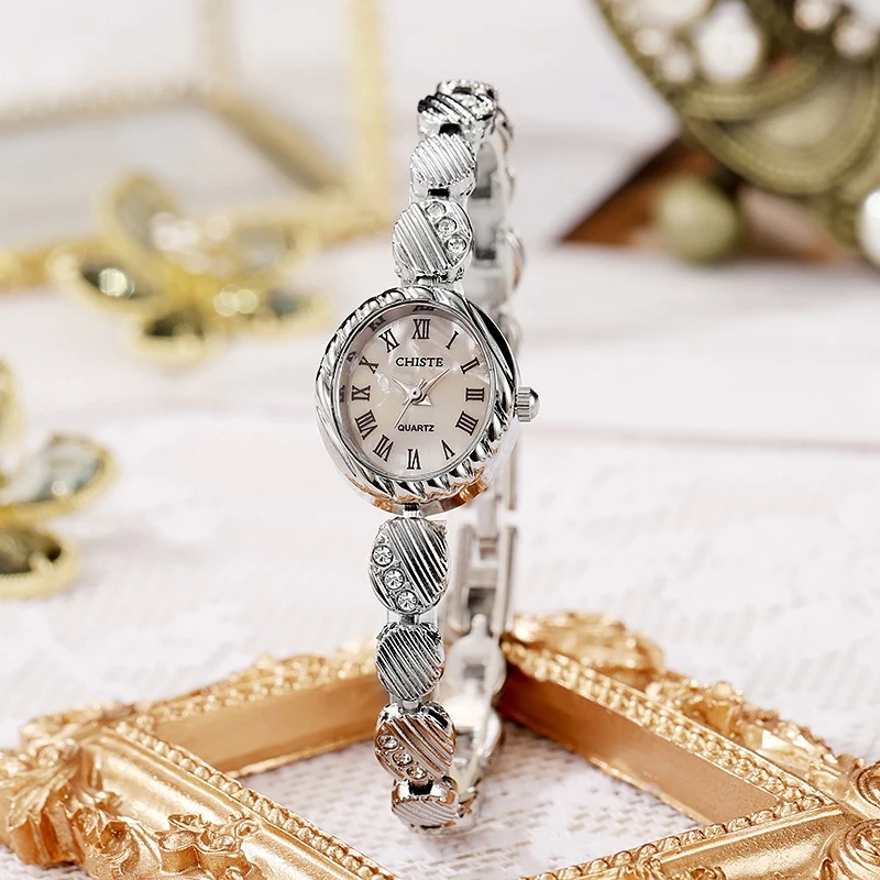 New Mother-of-pearl Bracelet Watch Gold Ladies Watch Female Style Fashion Quartz Watch Temperament Light Luxury Women's Watches