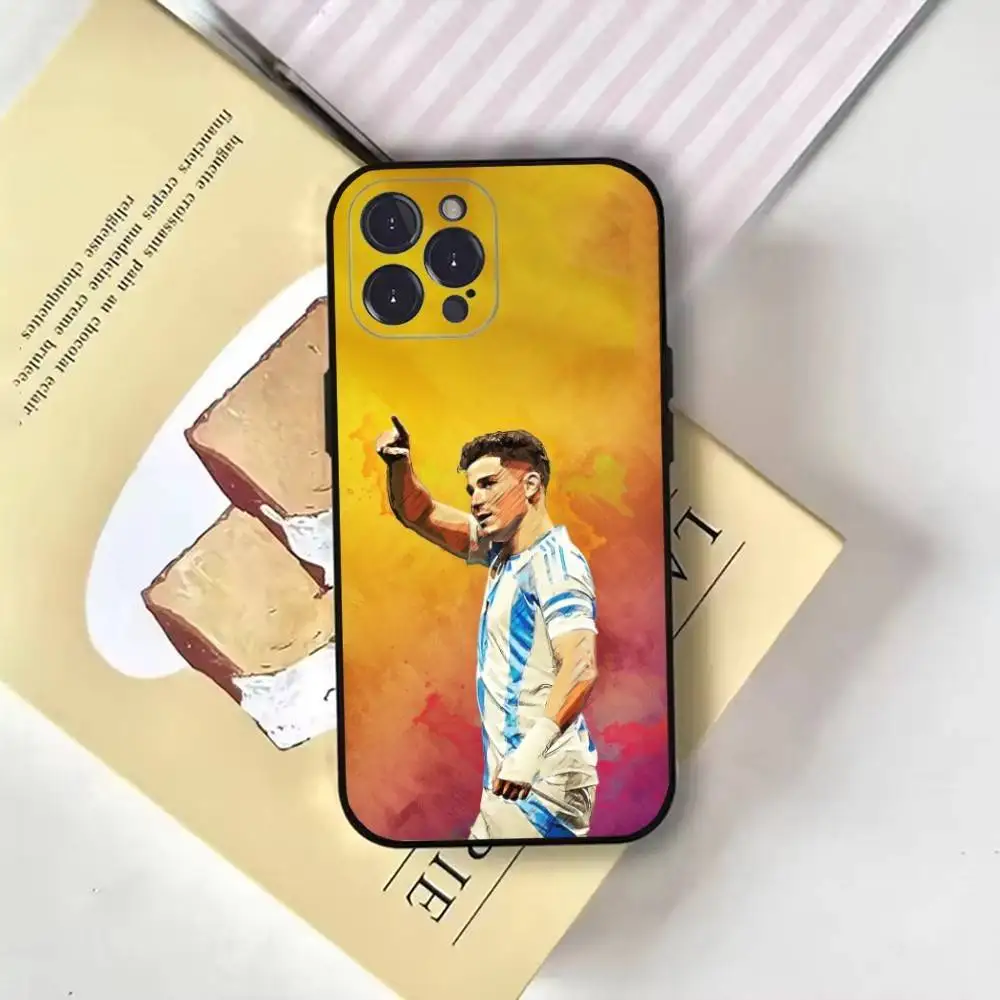 حافظة هاتف جوليان ألفاريز لكرة القدم لهاتف آيفون 16، 15، 14، 13، 12، 11 بلس، برو ماكس، XS، X، XR، SE، Mini، 8، 7، غطاء أسود ناعم #6