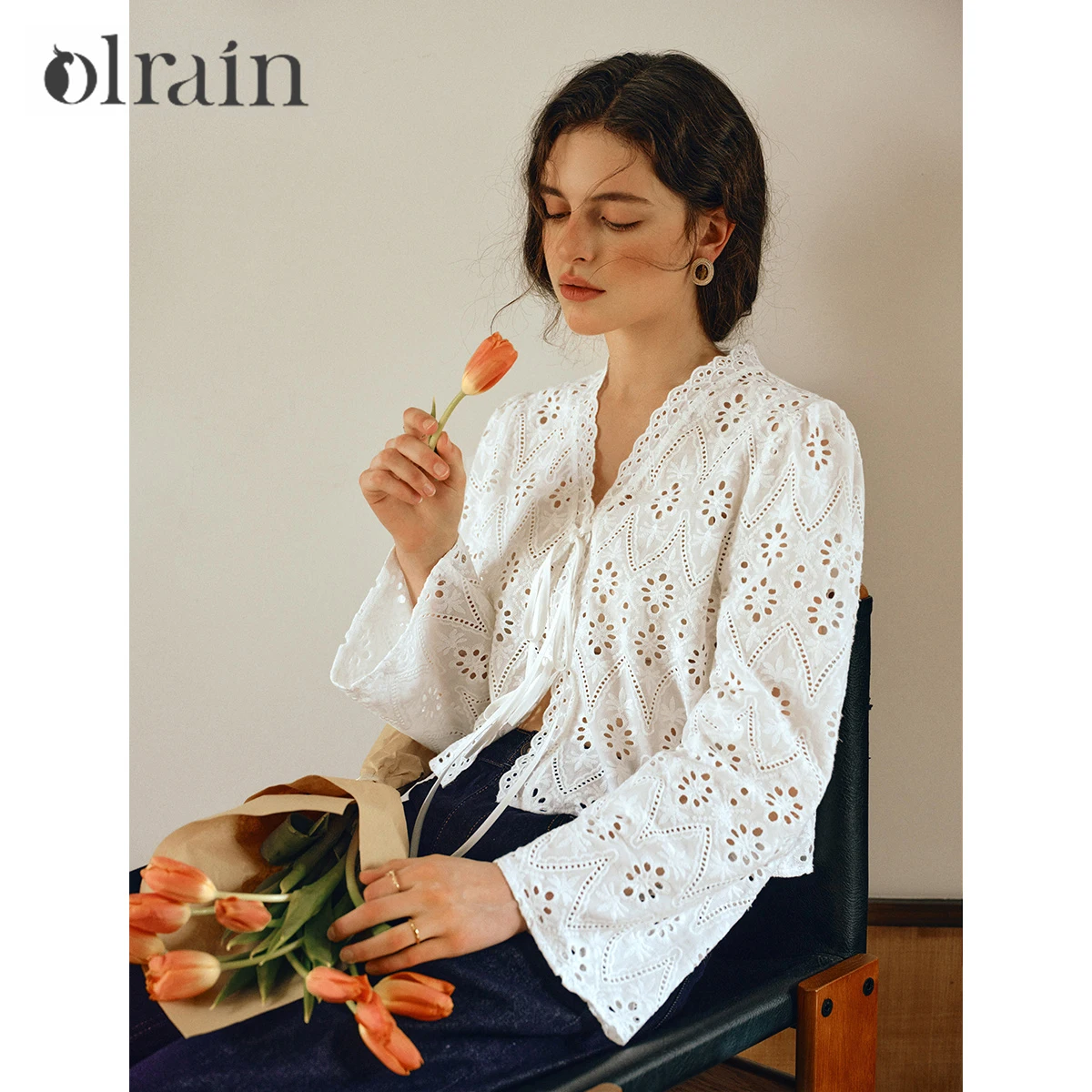 

OLrain French Elegant Shirts for Woman 2025 Autumn Solid Lace V-neck Shirt Loose Long Sleeve Blouse Ladies Clothes O57QC001661