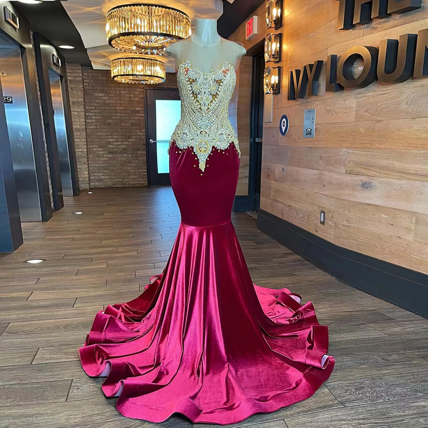 Vestidos de graduación de sirena de lujo para mujer, satén con cuentas de cristal, Espalda descubierta, fiesta de celebridades, vestido de noche Formal elegante personalizado