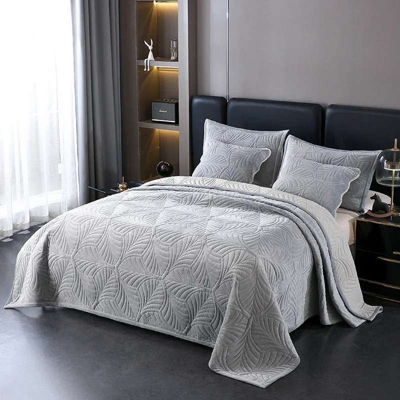Winter Velvet Quilt Set 3PCS Bedspread on the Bed Queen King Size Warm Thicken Coverlet Blanket for Bed Quilted Padded Comforter