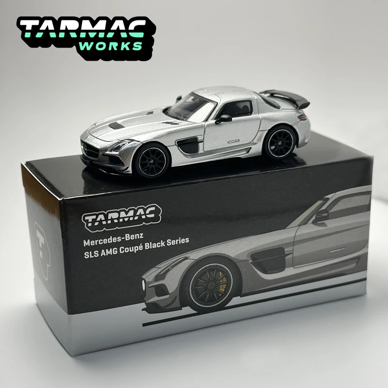 

1:64 series Mercedes-Benz SLS BS silver diecast alloy model, children's collection of decorative toys, children's holiday gifts.