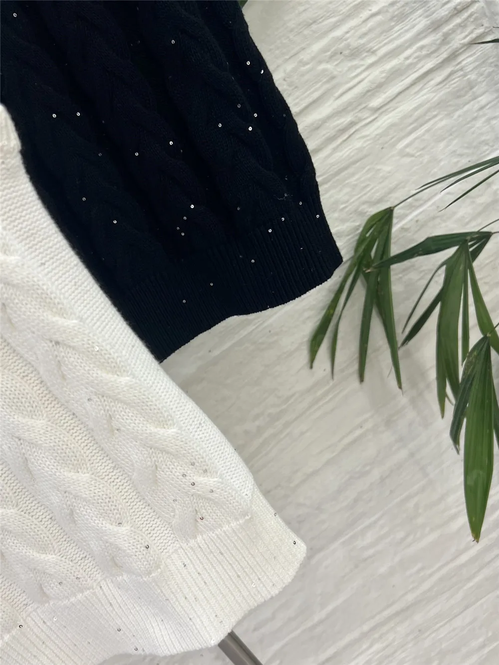 25 Autumn/Winter Women's New Cotton Sequin Twisted Flower Round Neck Sleeveless Knitted Vest