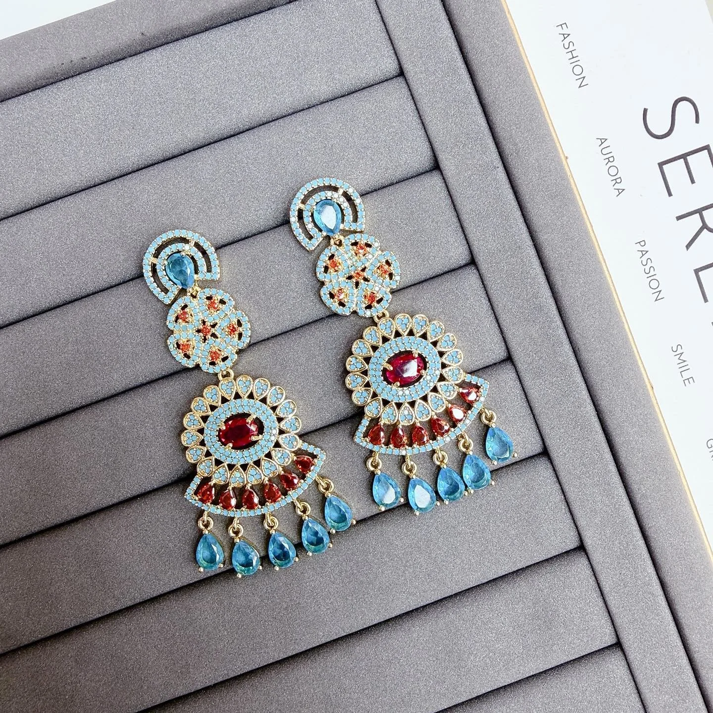Vintage Luxurious Water Drop Cubic Zirconia Stud Earrings for Women Fashion Drop Dangle Earrings Charm Statement Jewelry Gifts