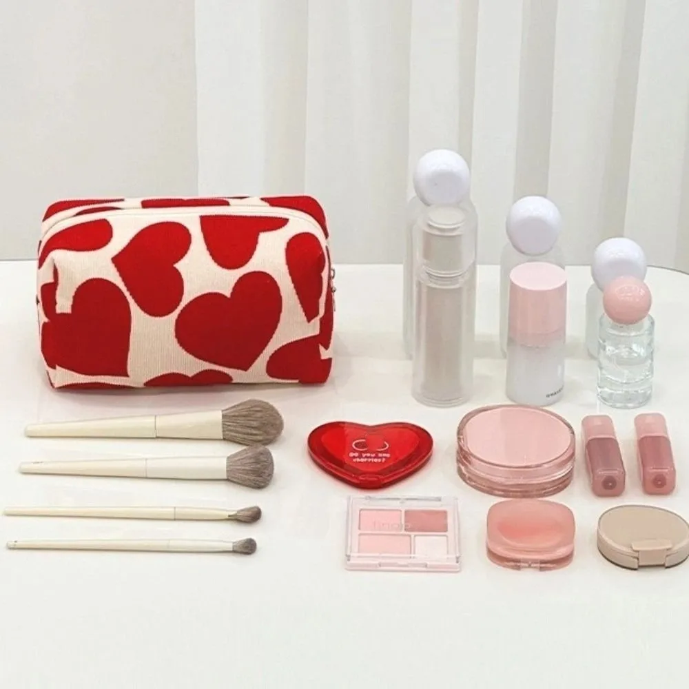 

Large Capacity Love Pattern Makeup Bag Zipper Corduroy Heart Shaped Cosmetic Bag Lovely Gift Travel Wash Pouch