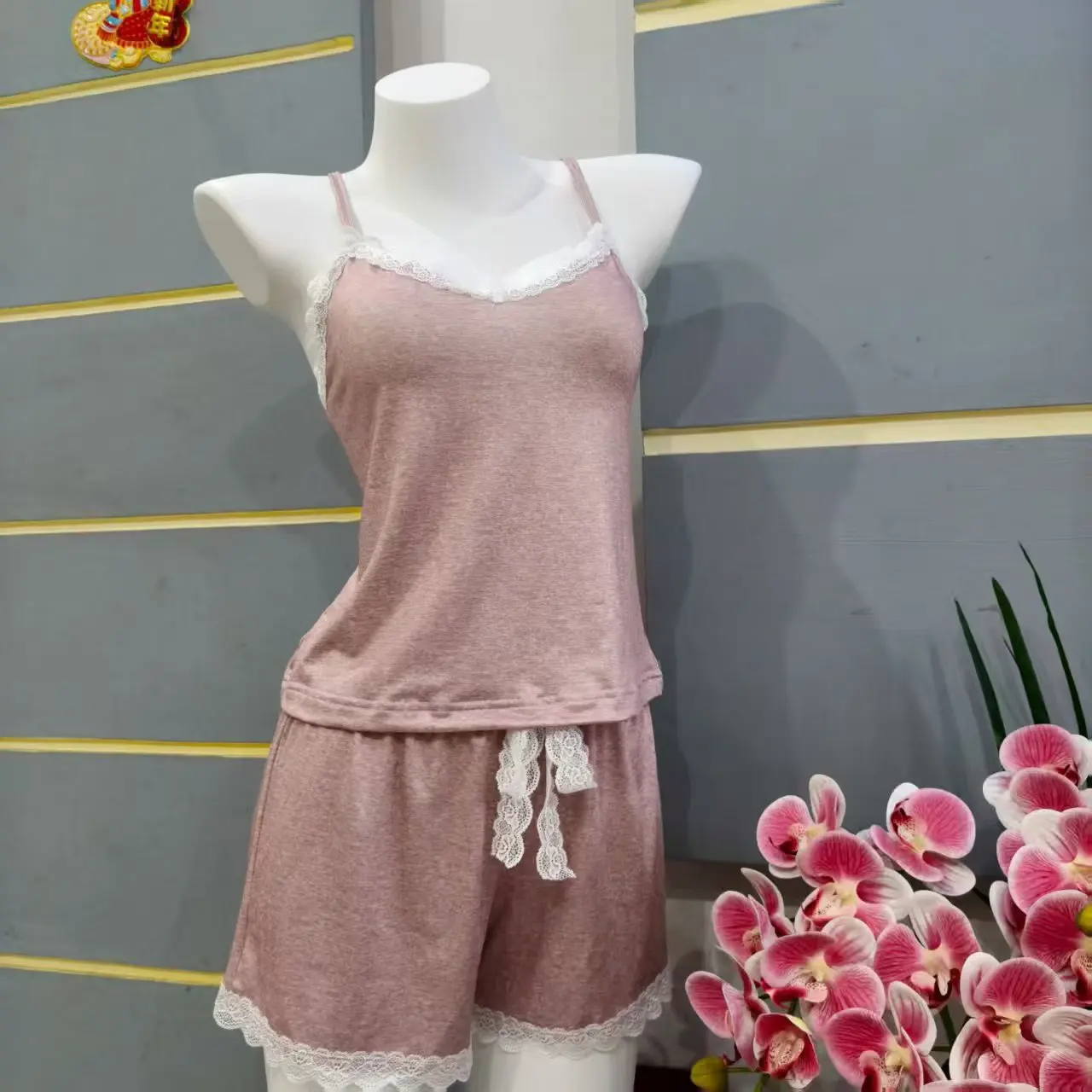 Damen Weiches Pyjama-Set Sexy Spitzenbesatz Cami-Top und Shorts Zweiteilige Nachtwäsche Loungewear Niedliche Sommer V-Ausschnitt Freizeit-Pyjamas Neu Heiß – Detail 11