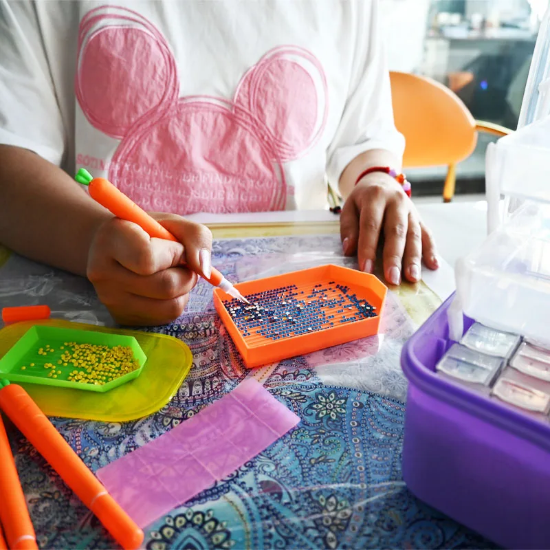 Diamond Embroidery Tools Carrot Pen Painting Accessories Bead Box DIY Plastic Storage Bead Tool Bag Diamond Plastic Tray Kit view 4