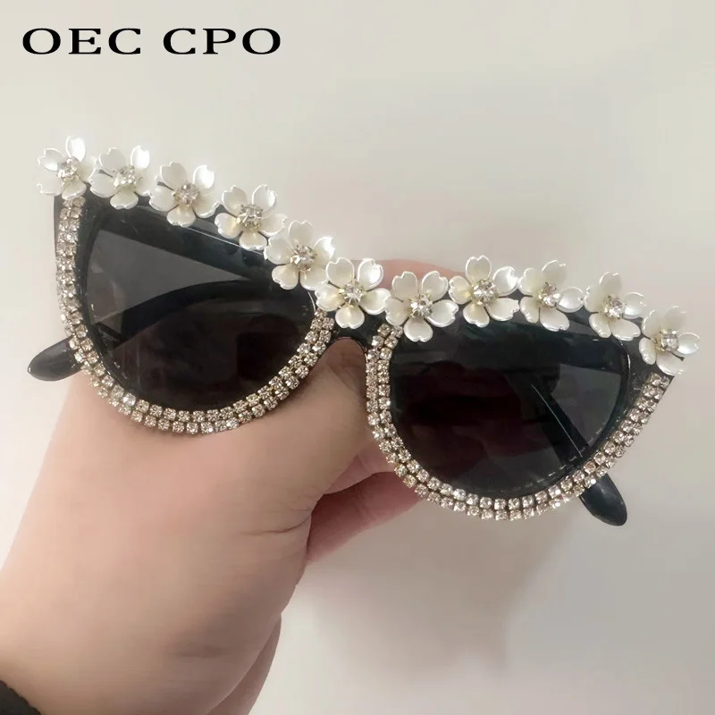 

OEC CPO Fashion Diamond Cat Eye Sunglasses Women Vintage Rhinestone Eyewear UV400 Female Flower Decoration Sun Glasses