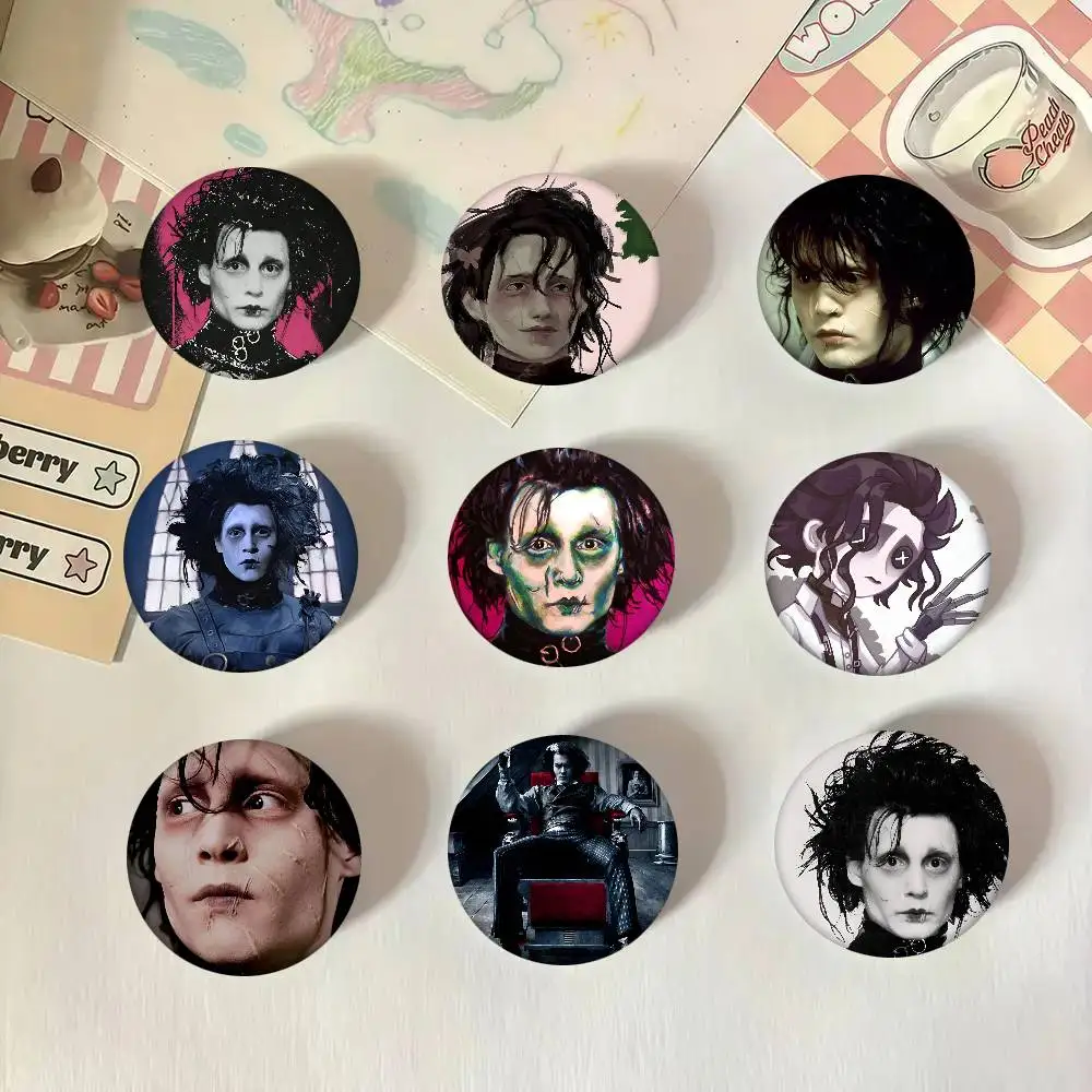E-Edward S-Scissorhands Runde Abzeichen Kreative Brosche Kleidung Rucksack Zubehör Anstecknadel