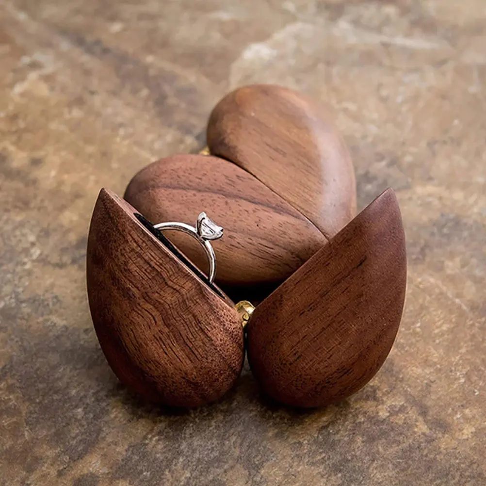 

Wooden Ring Heart Shaped Ring Box For Wedding Ceremony Engagement Wedding Ceremony Rings Holder Jewelry Case Gift