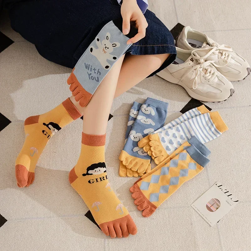 

New Fashion Women's Socks Kawaii Funny Cartoon Five Finger Women's Breathable Sweat Absorbing Medium Tube Student Girls' Split T