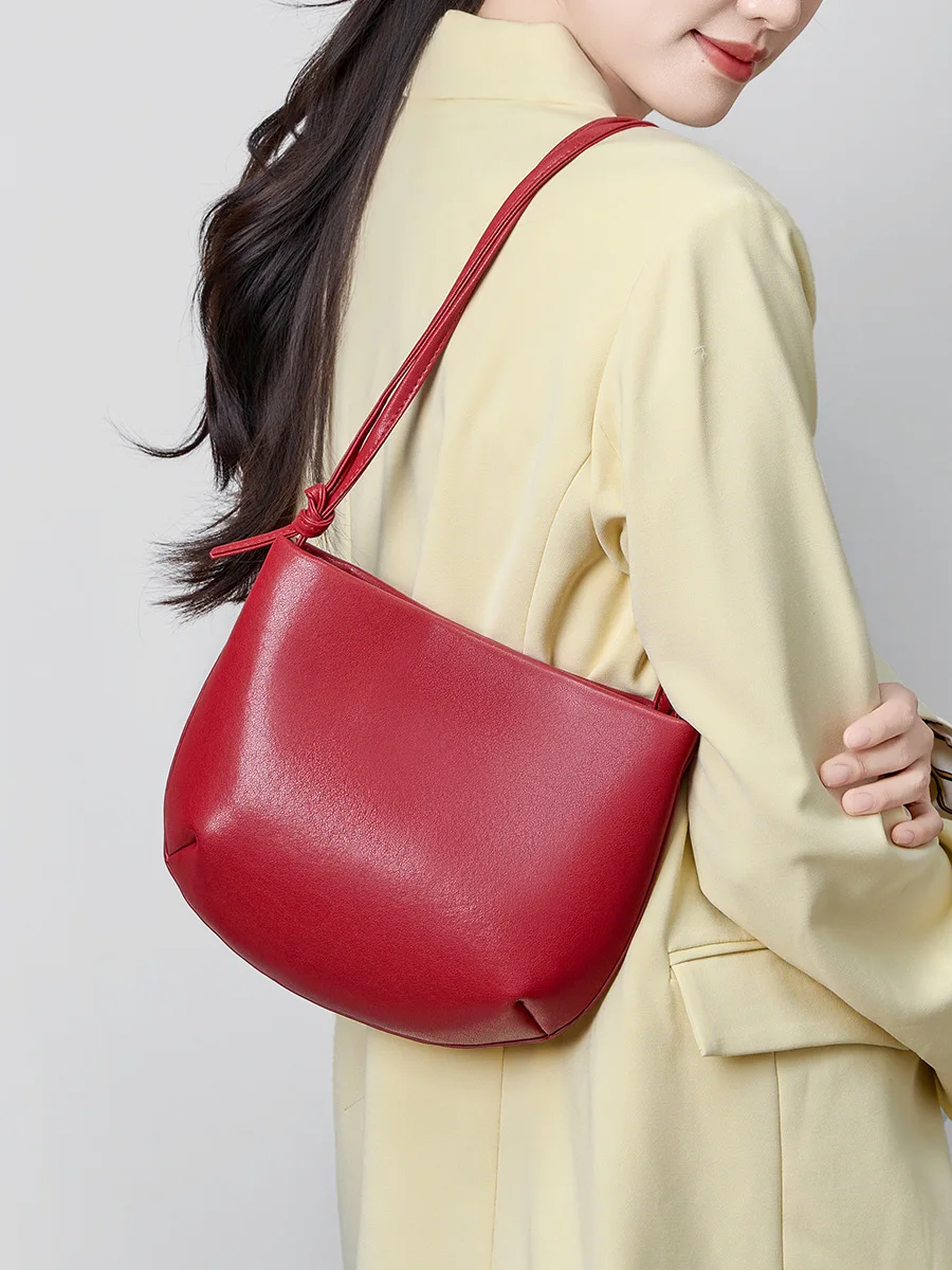 

Red New Simple Leather Ladies oulder Bag Commuter High-End Small Summer Handbag Versatile Crossbody for Middle-Aged Women