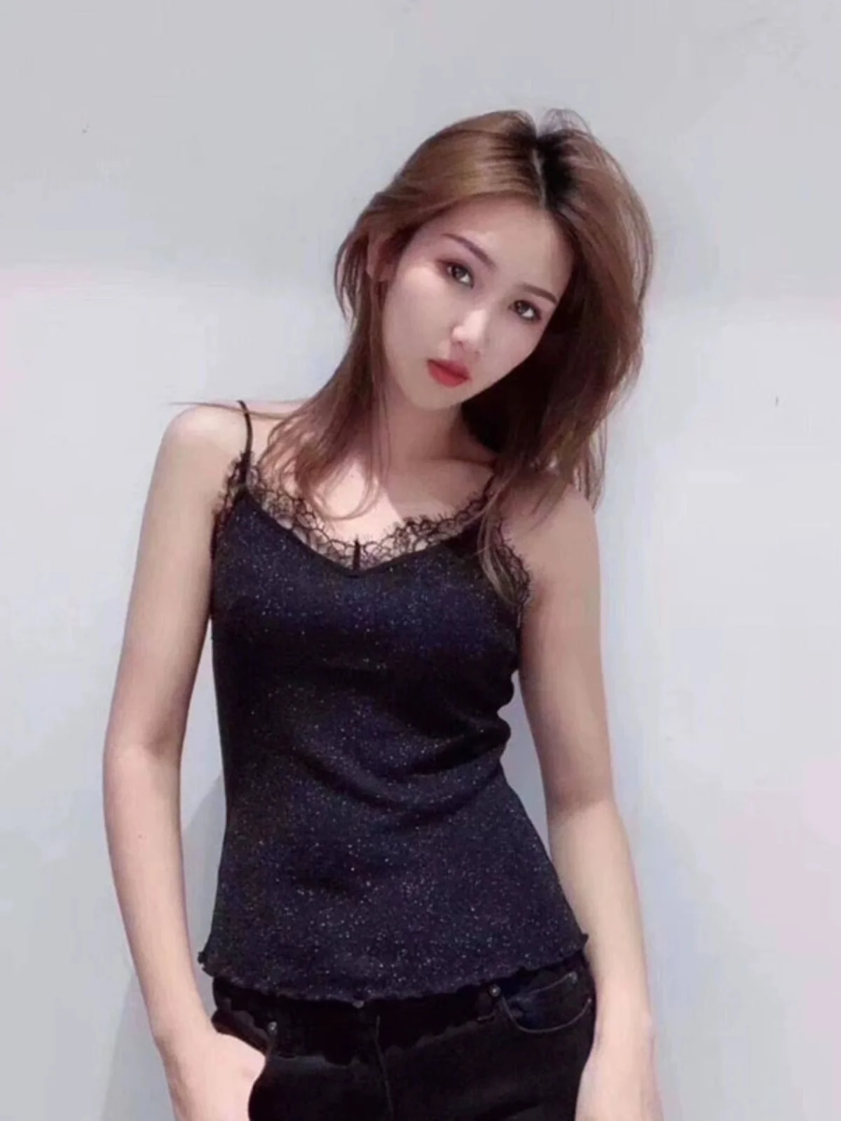 

iny Tead Lace Crop Top Women's Outerwear V-ne ort Length Universe Star Pattern Girls Faion Spring Summer 2026