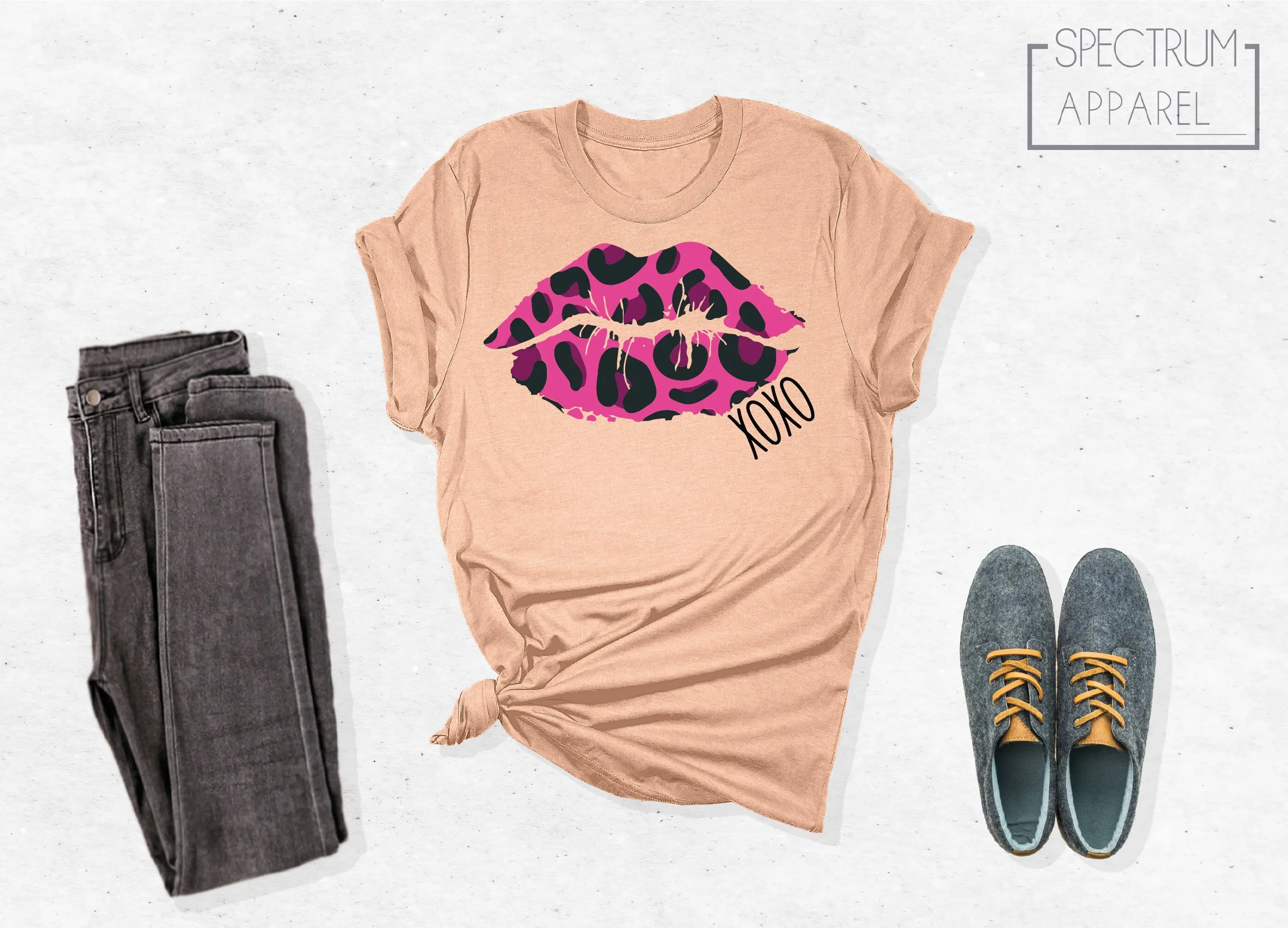 Леопардовая футболка для губ, поцелуй губ, День святого Валентина для ее гепарда, Xoxo, Валентина, любовь