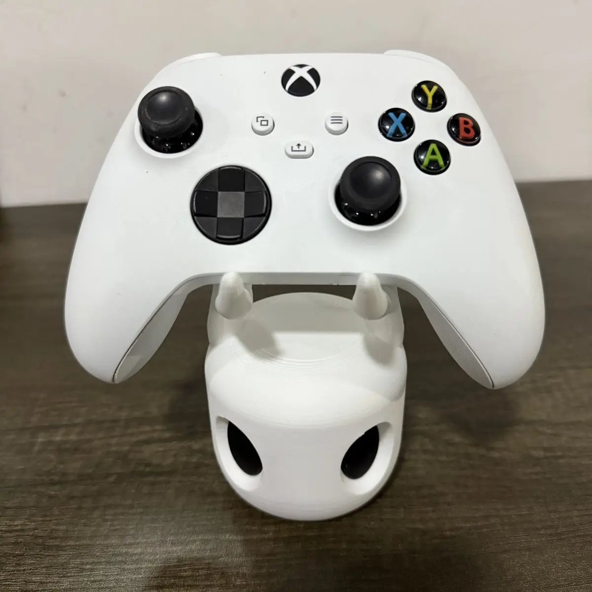 2026 Game Controller Stand Universal Knight Theme Cool Desktop Display Stand Game Handle Bracket for PS4/PS5/Switch