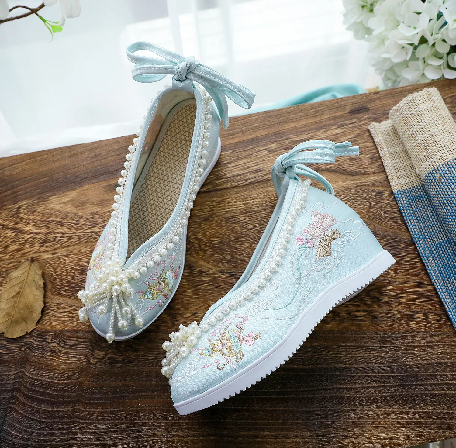 

Женская обувь Hanfu, тканевая обувь с жемчужными кисточками и цветочной вышивкой, женская обувь в китайском стиле, древняя фея, обувь для косплея