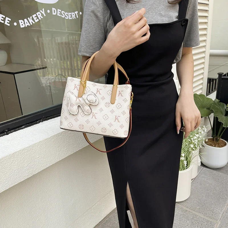 

Fashionable Minimalist Diaper Bags: Best Women's Leather Shoulder Bag, Elegant Simple Vintage Stylish Large Capacity Tote